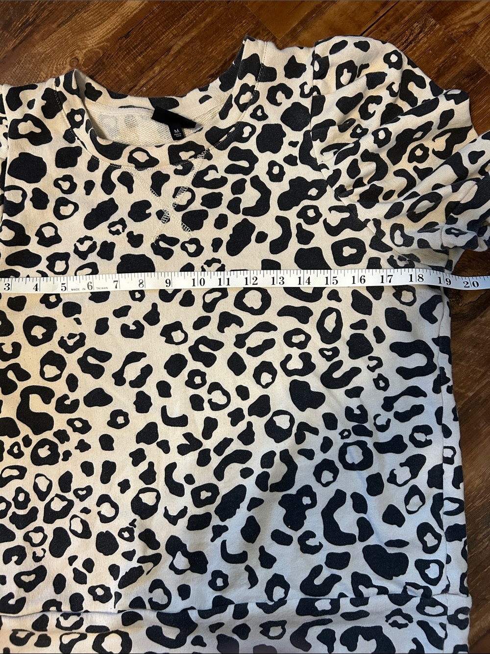 Who What Wear Beige and Black Leopard Puff-Sleeve Top - Picture 8 of 9